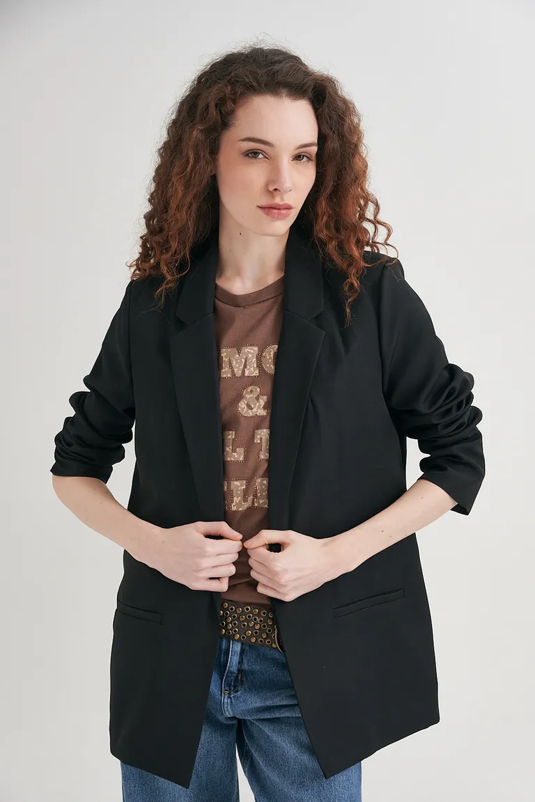 Blazer de corte recto y largo, con solapas clásicas y bolsillos de ojal al frente de Sweet en Blazers para argentina