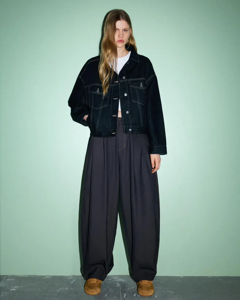 Pantalón jogger barrel de Bershka en Pantalones para argentina