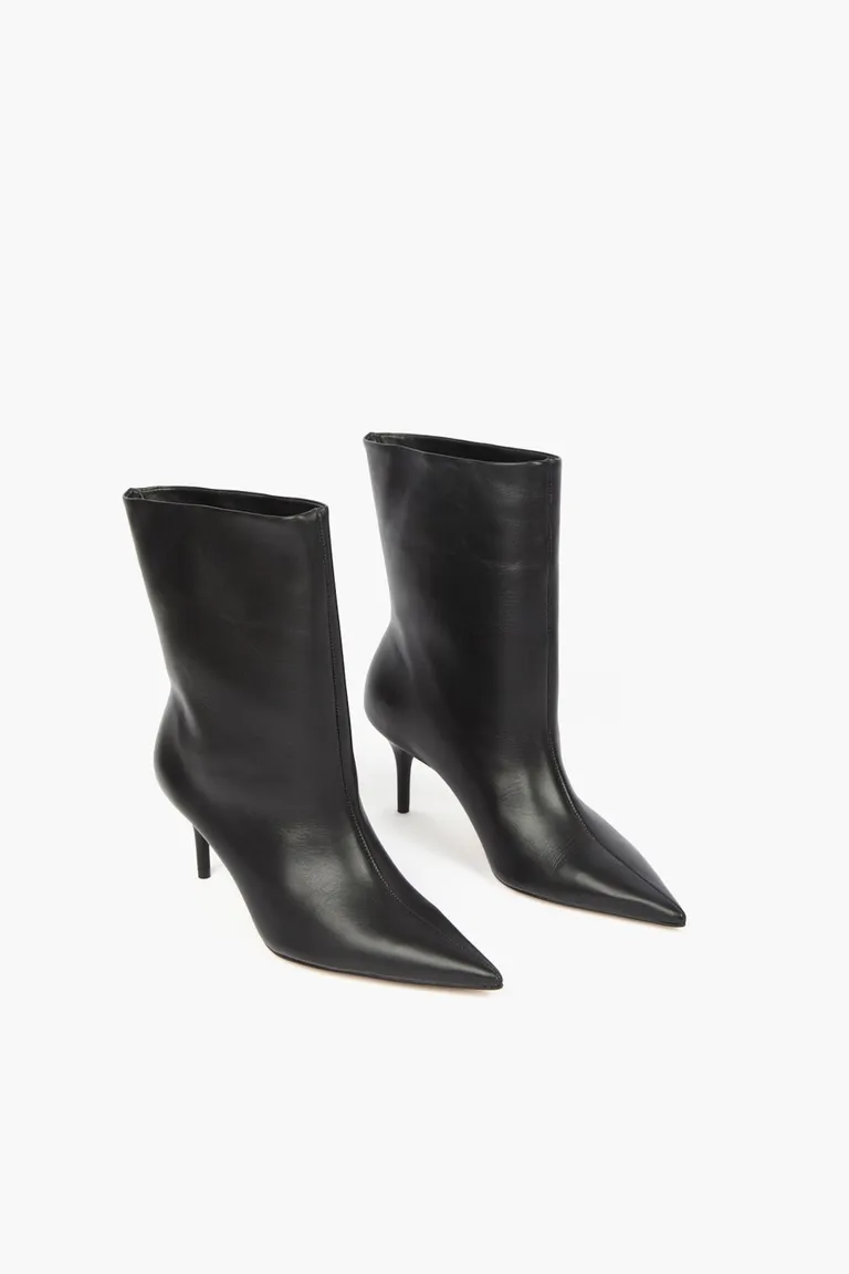 Botineta de mujer con caña media, terminación en punta y taco aguja fino de Mishka en Botas y Botinetas para argentina