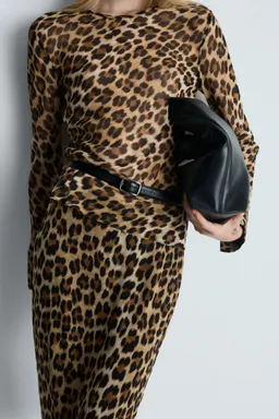 Blusa estampado leopardo de Mango en Blusas para argentina