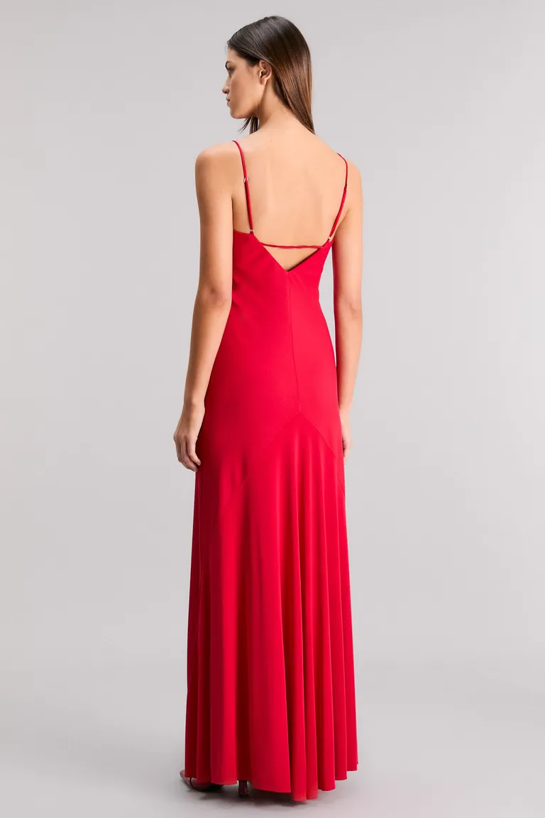 Vestido sin mangas con escote en V y recorte en la espalda, en tono rojo y largo hasta el piso de Kosiuko en Vestidos para argentina
