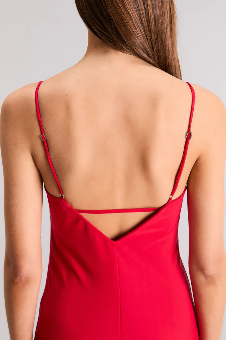 Vestido sin mangas con escote en V y recorte en la espalda, en tono rojo y largo hasta el piso de Kosiuko en Vestidos para argentina