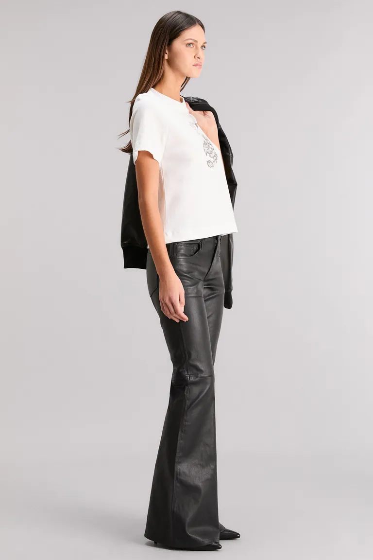 Remera Love Bite con bordado de mostacillas e hilo de lurex de Kosiuko en Remeras para argentina