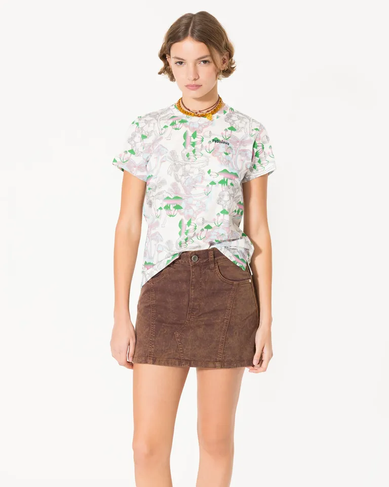 Remera estampada de estilo casual y cómodo diseño para mujer de Jazmin Chebar en Remeras para argentina