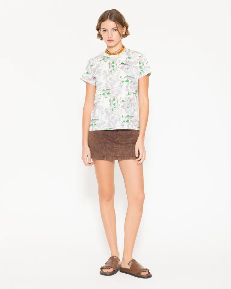 Remera estampada de estilo casual y cómodo diseño para mujer de Jazmin Chebar en Remeras para argentina