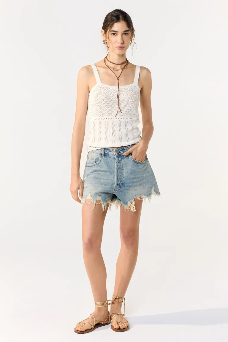 Shorts de mezclilla desgastados con estilo vintage para un look casual y cómodo de Cuesta Blanca en Shorts para argentina