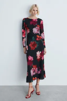 Vestido midi estampado floral de Mango en Vestidos para argentina