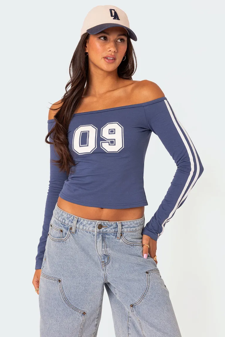 Remera hombros descubiertos de Edikted en Remeras para argentina
