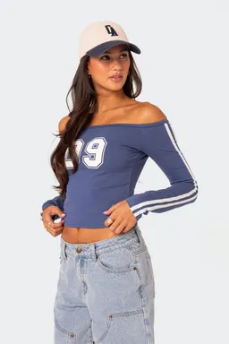 Remera hombros descubiertos de Edikted en Remeras para argentina
