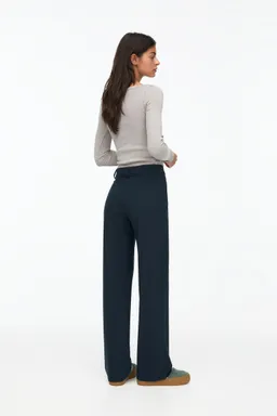 Pantalón vestir recto tiro alto de Pull&Bear en Pantalones para argentina