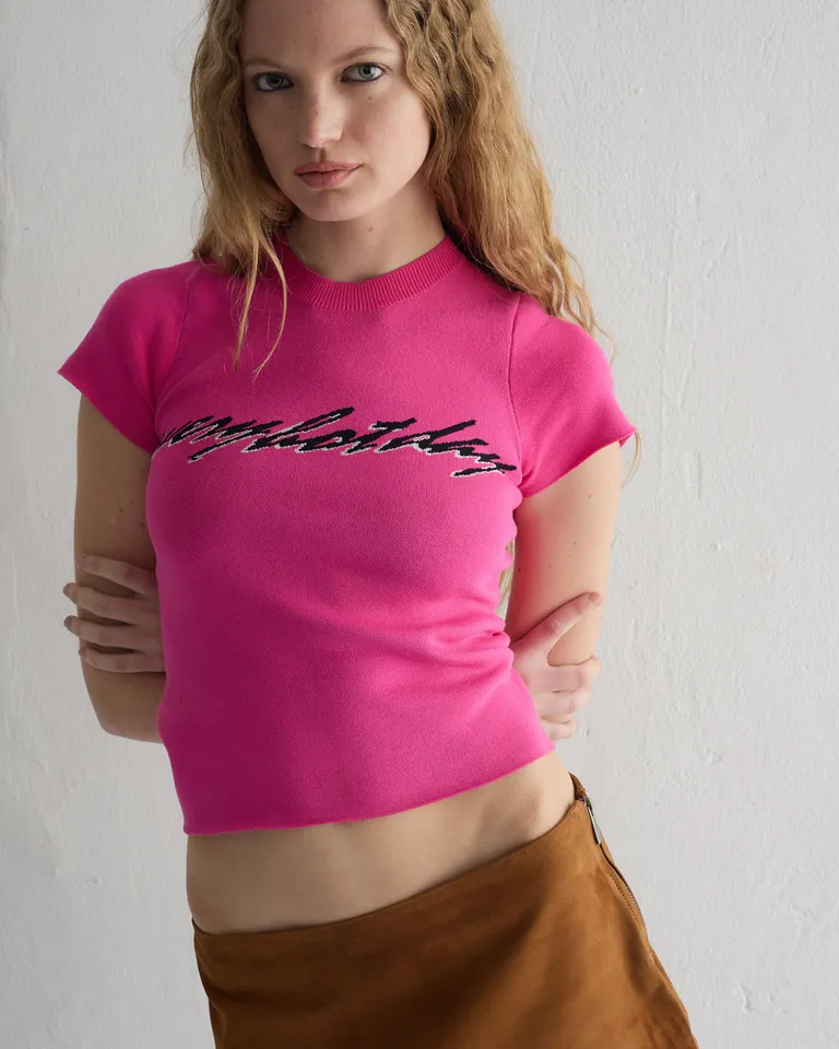 Top tejido rosa con dibujo jacquard 'a very hot day' de Ay Not Dead en Tops para argentina