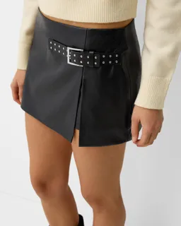 Mini falda efecto cuero de Bershka en Faldas para argentina
