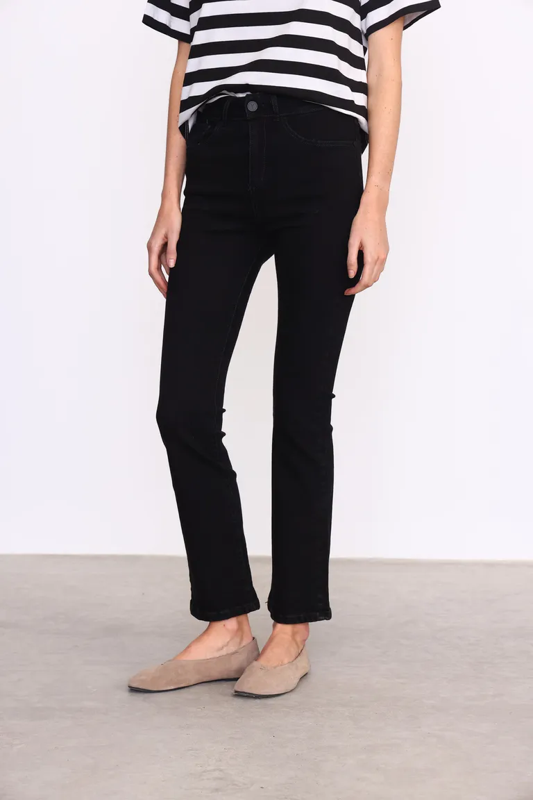 Pantalón Jean Clásico de Tiro Medio en Denim Elastizado de Yagmour en Pantalones para argentina