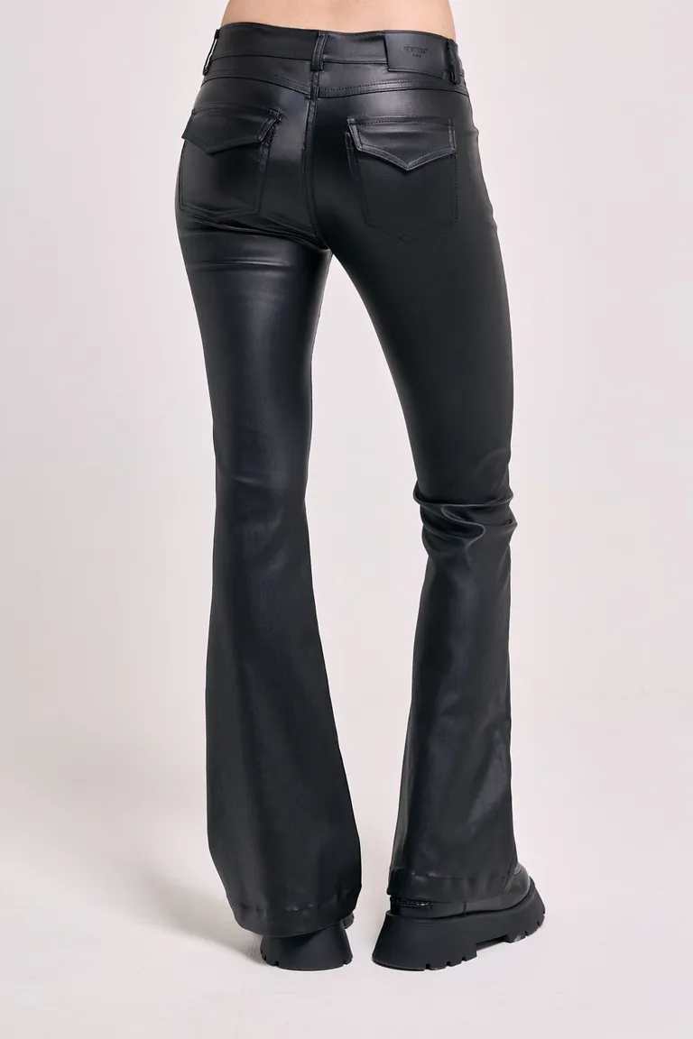 Pantalón de tiro medio tipo engomado con cinco bolsillos y corte relajado en el ruedo de 47 Street en Pantalones para argentina