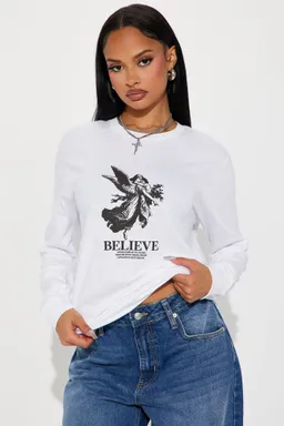 Remera manga larga believe blanca de Fashion Nova en Remeras para argentina