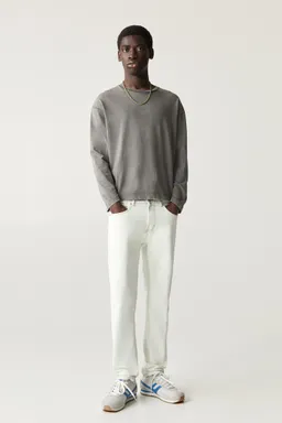 Jeans slim costuras de Pull&Bear en Pantalones para argentina