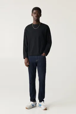 Jeans slim costuras de Pull&Bear en Pantalones para argentina