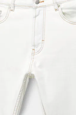 Jeans slim costuras de Pull&Bear en Pantalones para argentina