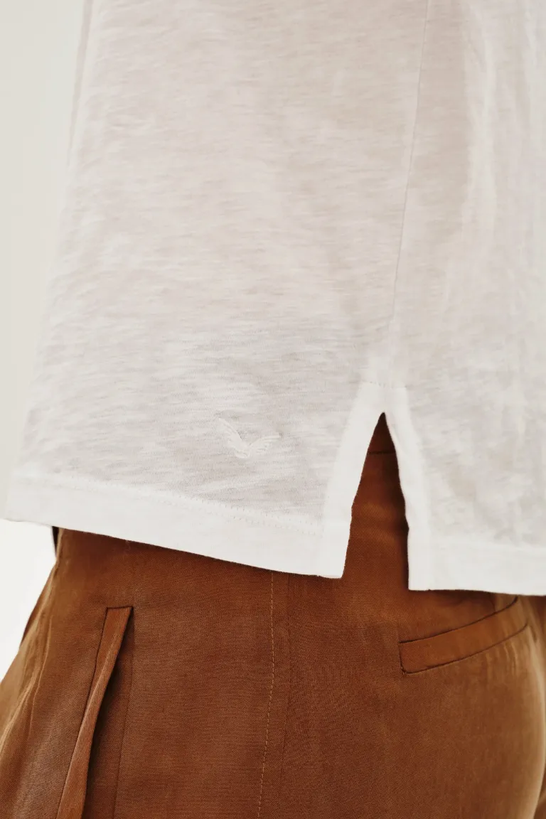 Remera de mangas largas con cuello redondo y ajuste clásico ideal para uso diario de Rapsodia en Remeras para argentina