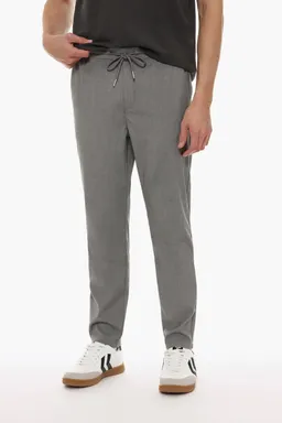 Pantalón jogger sastrería de Lefties en Pantalones para argentina