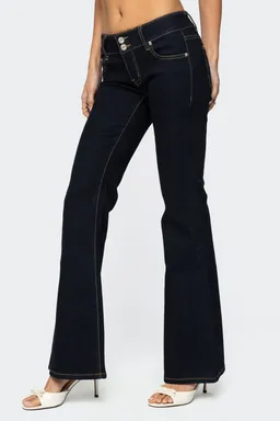 Jeans acampanados tiro bajo tilda de Edikted en Pantalones para argentina