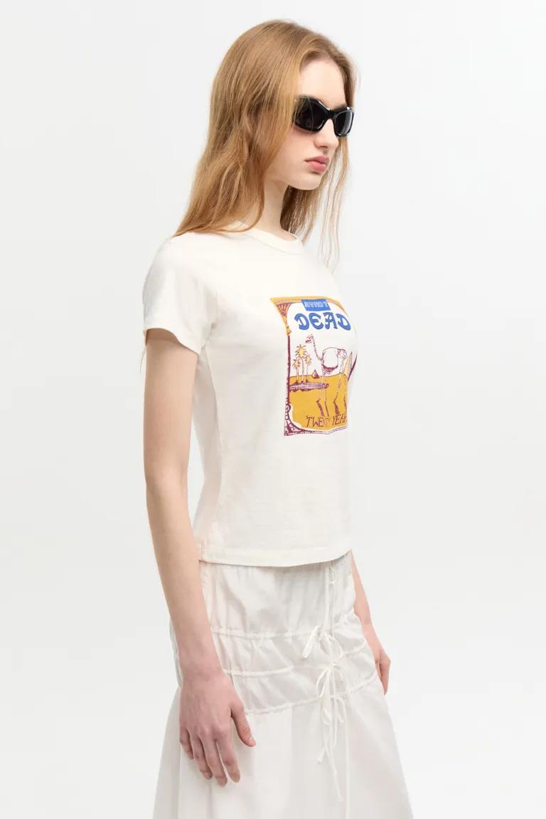 Remera de algodón con estampa colorida y ajuste ceñido a la figura de Ay Not Dead en Remeras para argentina