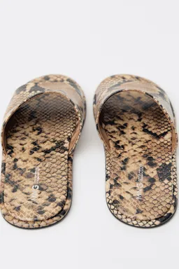 Sandalia piel animal print de Mango en Sandalias para argentina