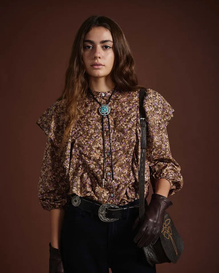 Camisa de mangas largas con volados en frente y espalda y cierre frontal con botones de Wanama en Camisas para argentina