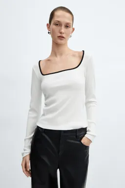 Camiseta canalé escote cuadrado de Mango en Buzos y Sweaters para argentina