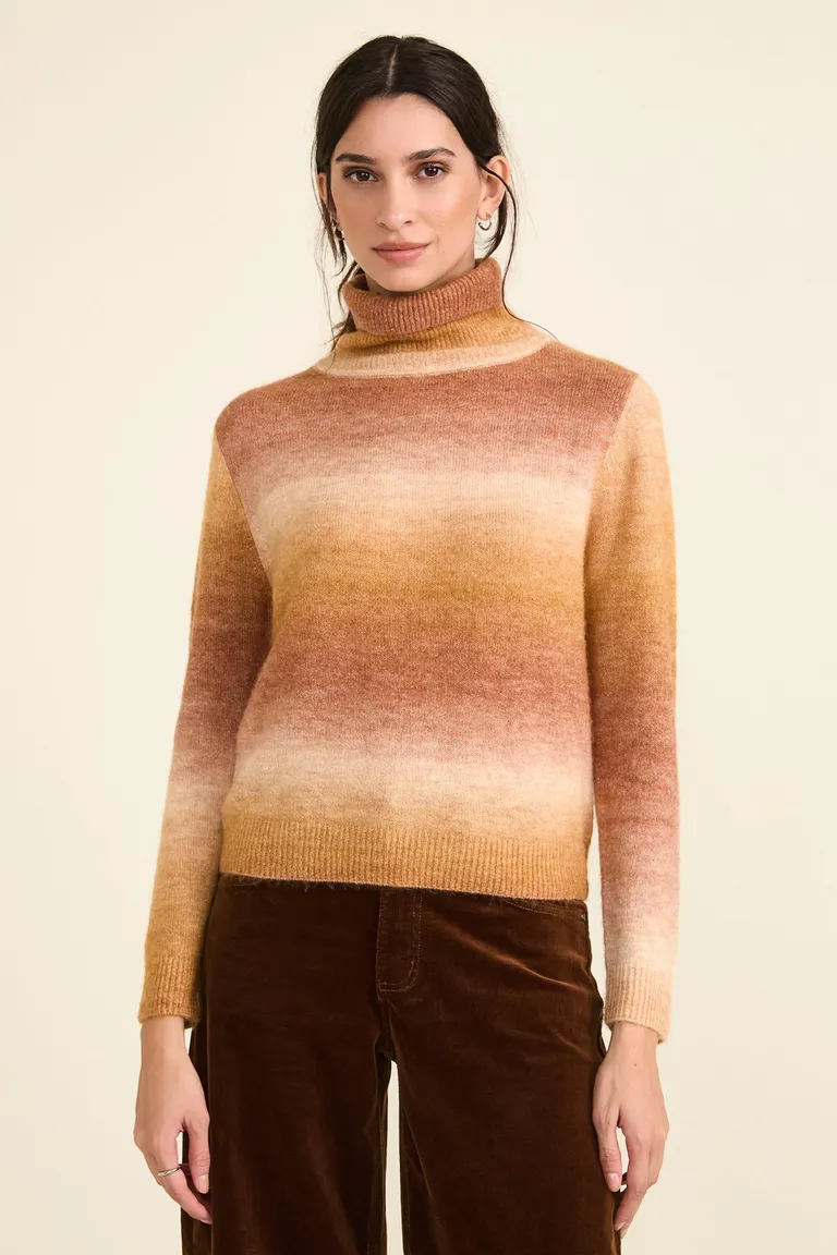 Sweater tejido cuello polera con diseño de rayas degradé y terminaciones en rib de Cuesta Blanca en Buzos y Sweaters para argentina