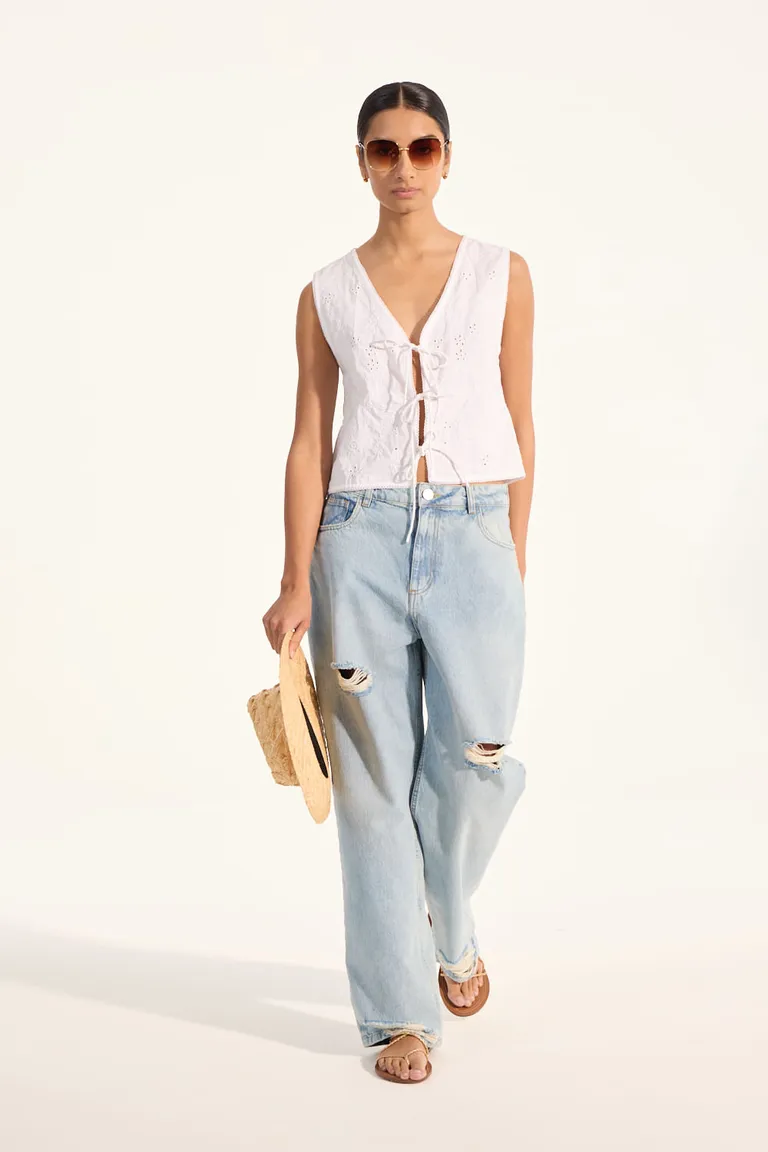 Pantalones rectos con detalles de roturas para un estilo desenfadado y contemporáneo de Portsaid en Pantalones para argentina