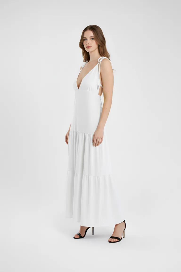 Vestido Blanco con Escote en V y Recortes Escalonados en la Falda de Naíma en Vestidos para argentina