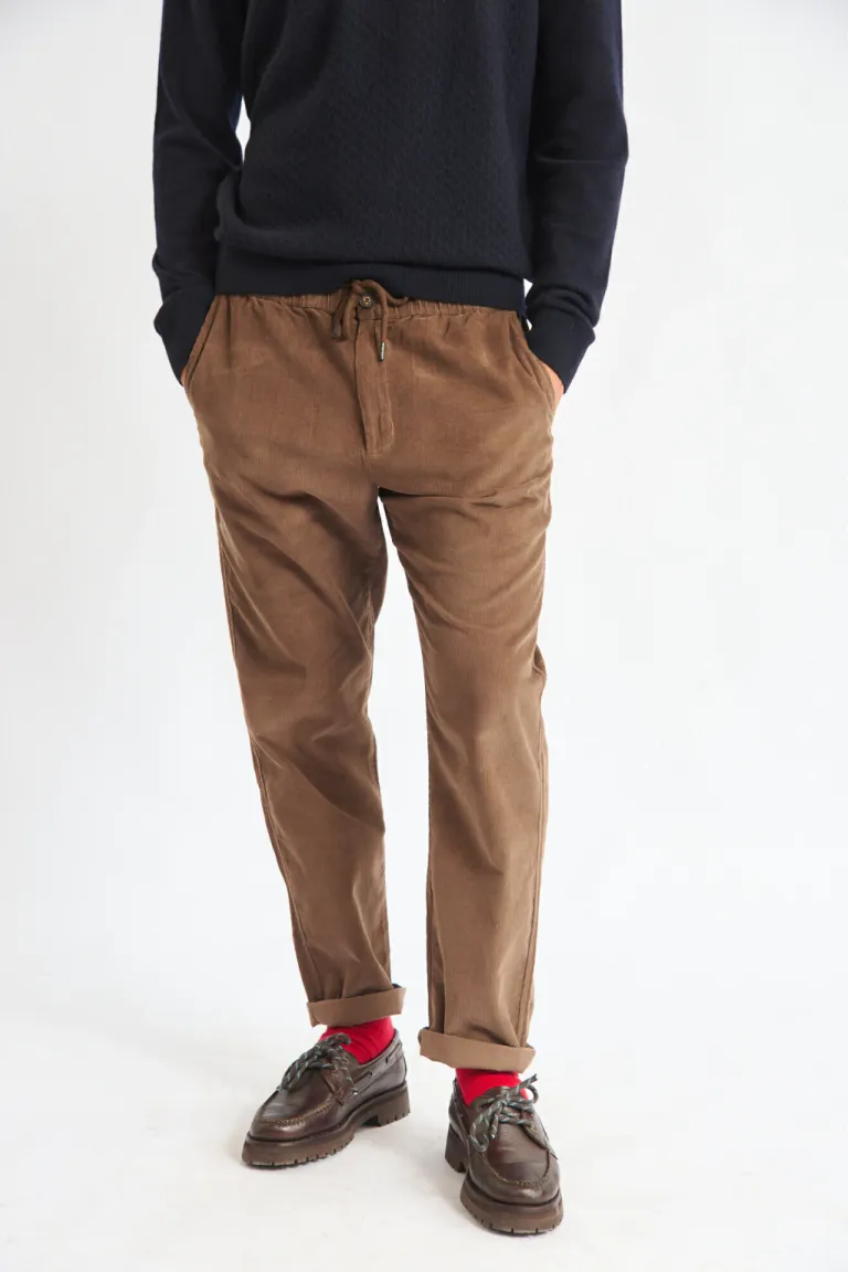 Pantalón de hombre con cintura elástica, cordón de ajuste y corte clásico de estilo casual de Bensimon en Pantalones para argentina