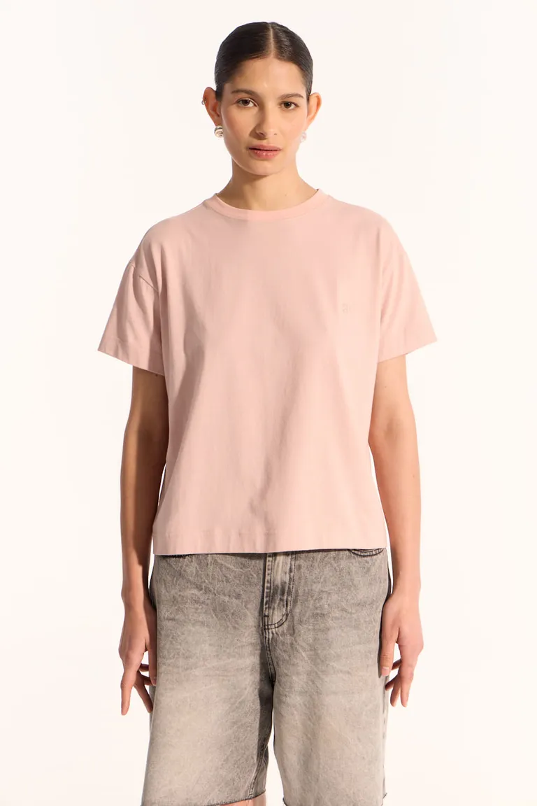 Remera básica lavada de corte regular y mangas cortas para mujer de Portsaid en Remeras para argentina