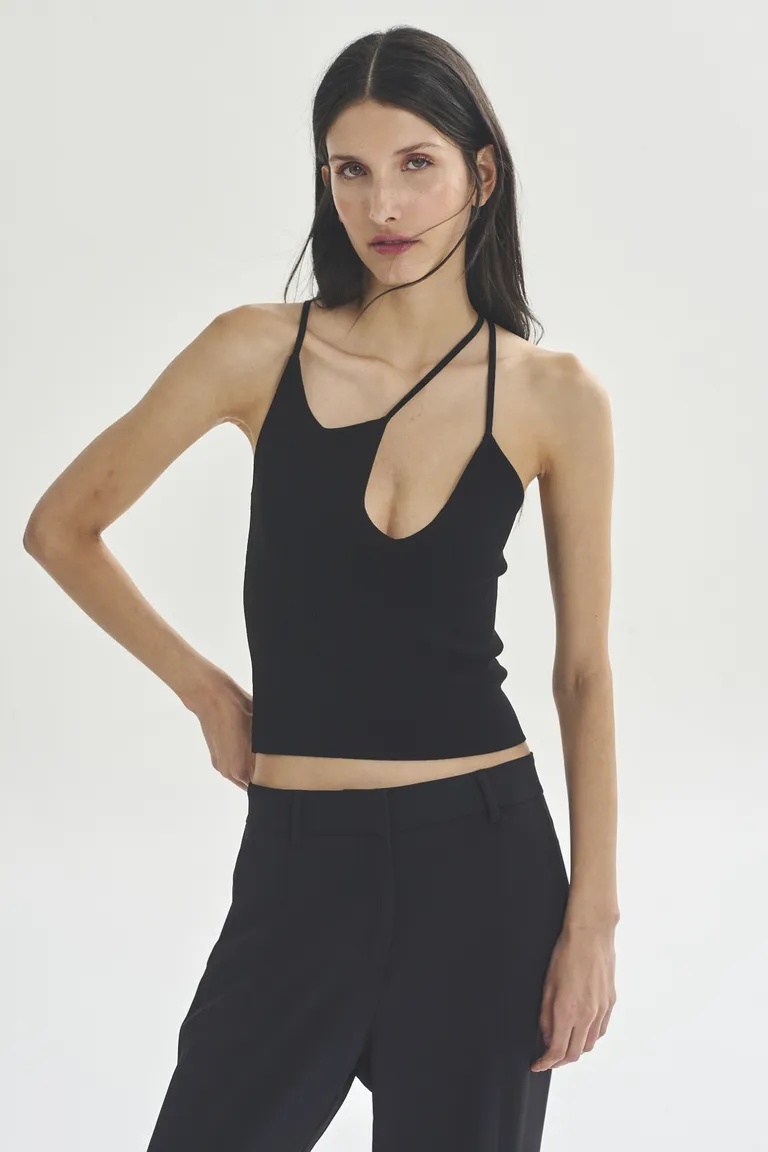 Top asimétrico negro de elegante diseño para mujer de Akiabara en Tops para argentina