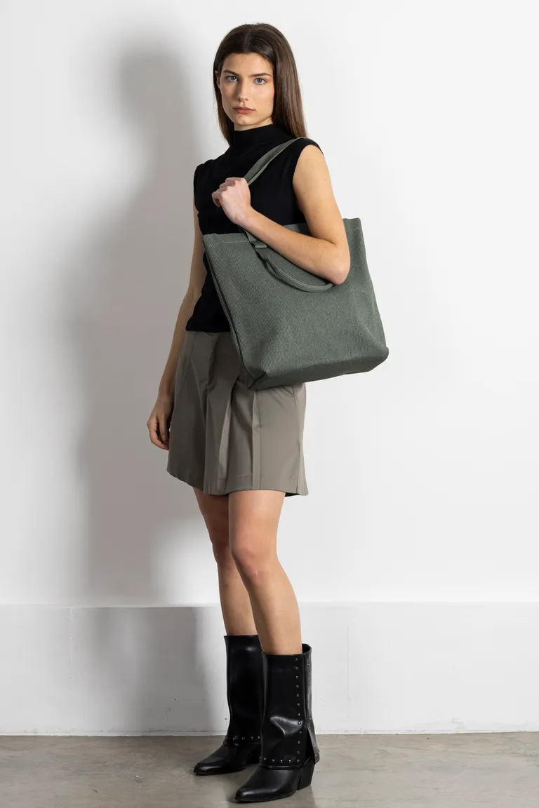 Bolso de diseño minimal y elegante para uso diario de la mujer de Kill en Bolsos y Carteras para argentina