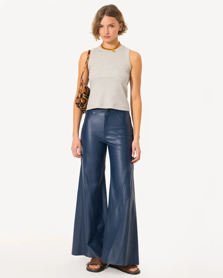 Pantalón de cuero de corte ancho con recortes y detalles exclusivos de Jazmin Chebar en Pantalones para argentina