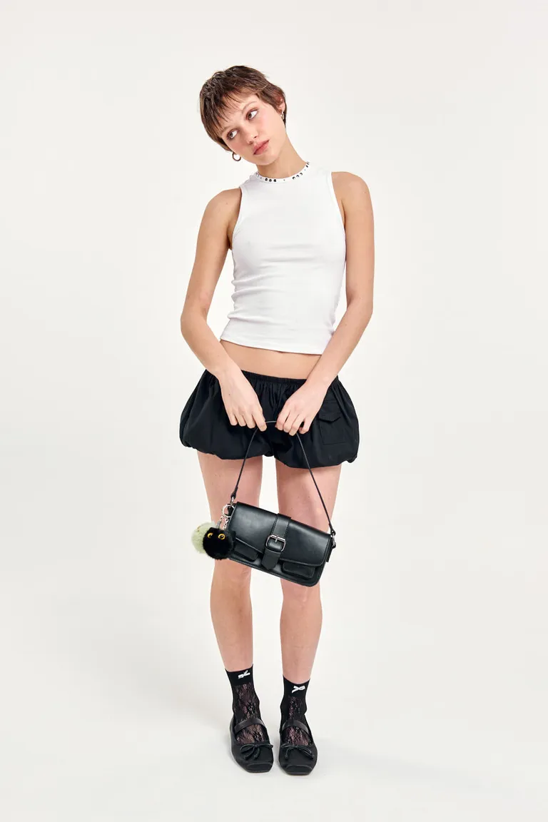 Shorts tipo globo de tiro bajo en color negro de 47 Street en Shorts para argentina