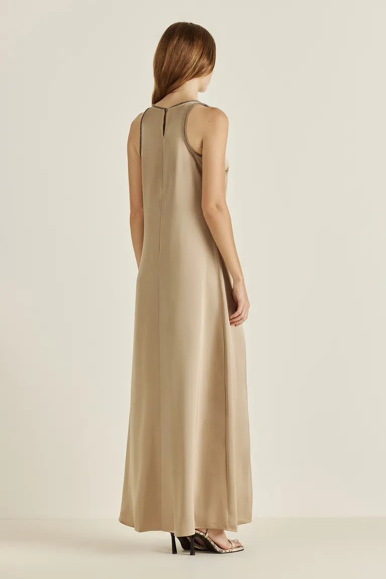 Vestido largo de satén con detalles de strass, un diseño elegante y atemporal de Tucci en Vestidos para argentina
