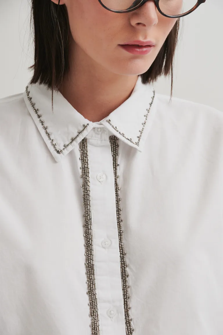 Camisa de algodón blanca con detalles de tachas, de diseño relajado y mangas largas de Sweet en Camisas para argentina