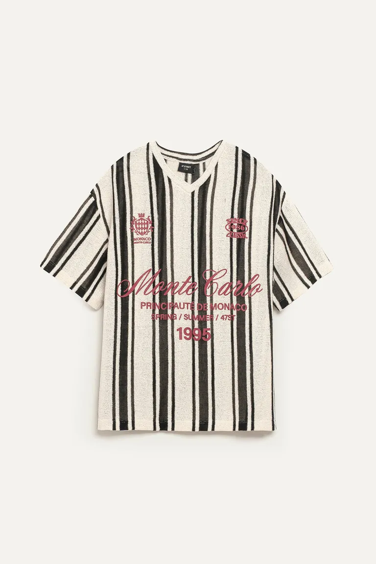Remerón de corte oversize con diseño rayado y estampa central para mujer de 47 Street en Remeras para argentina