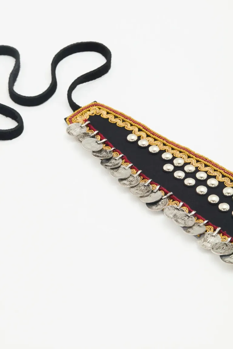 Cinturón de gamuza con bordado de mostacillas y monedas, diseño étnico y elegante de Rapsodia en Cinturones para argentina