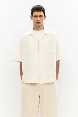 Camisa manga corta flores de Pull&Bear en Camisas para argentina