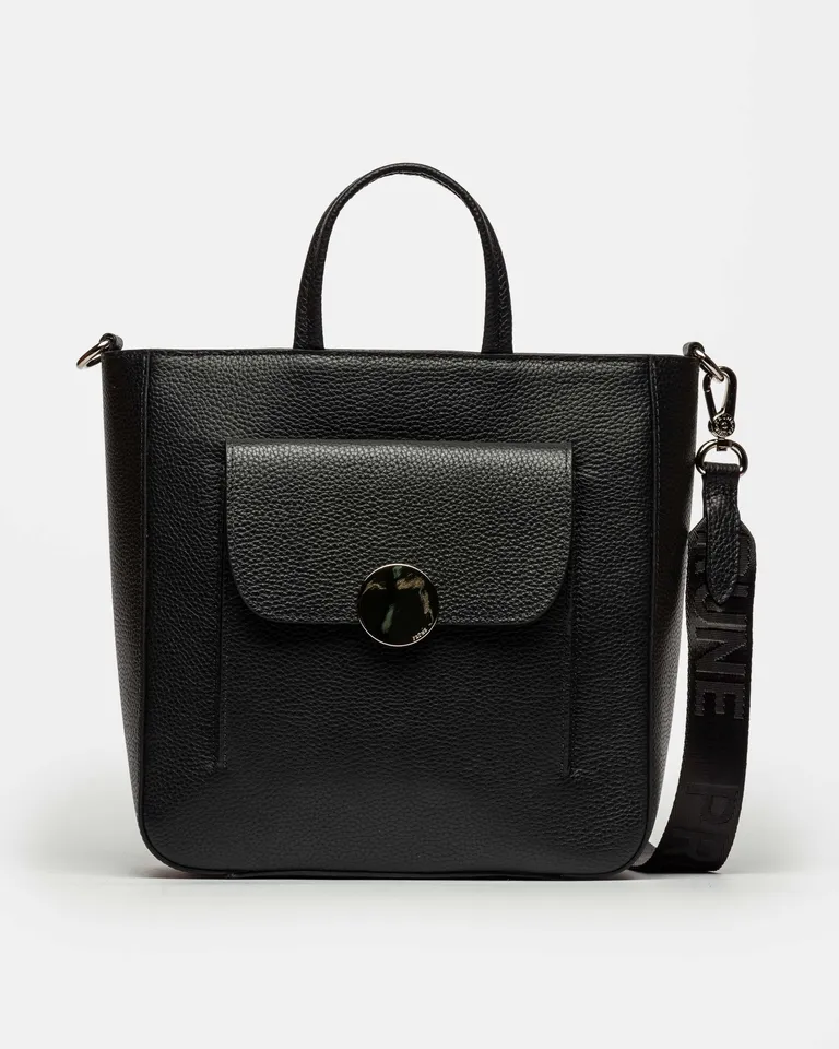 Shopper de cuero negro con herraje en níquel, elegante y de líneas simples de Prüne en Bolsos y Carteras para argentina