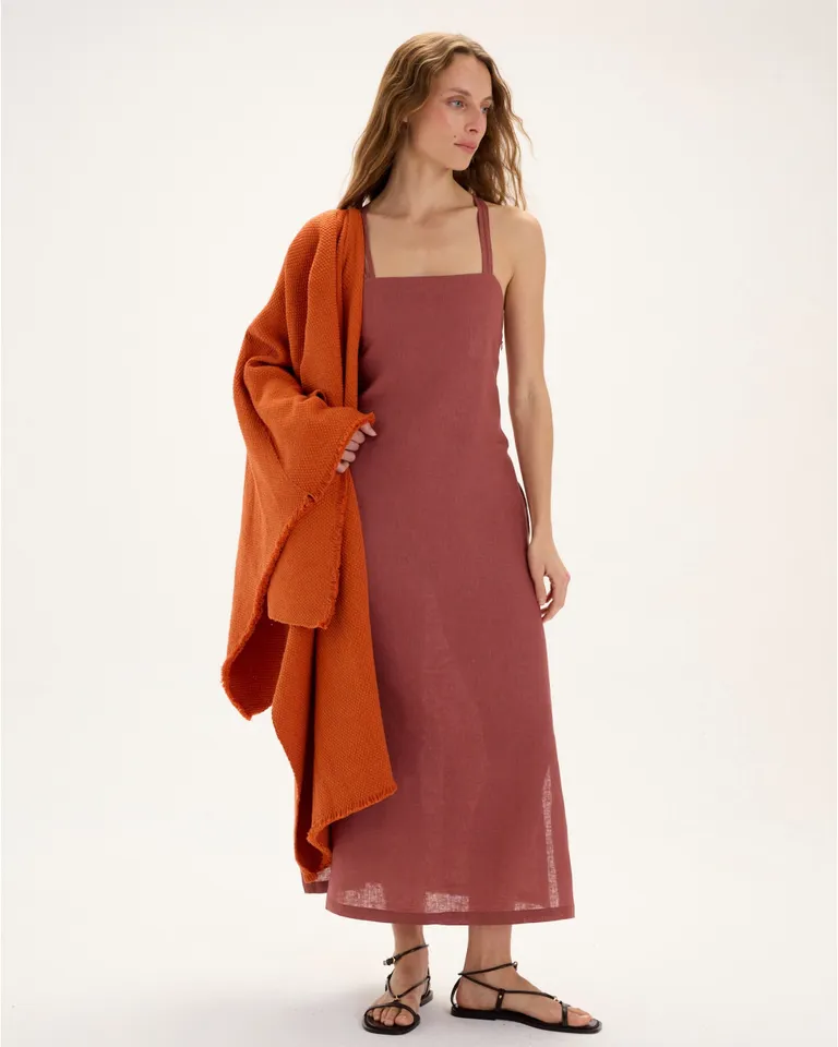 Vestido de lino naranja con escote cuadrado y entrecruzado en la espalda de Blue Sheep en Vestidos para argentina