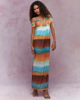 Vestido largo hombros descubiertos estampado de Missguided en Vestidos para argentina