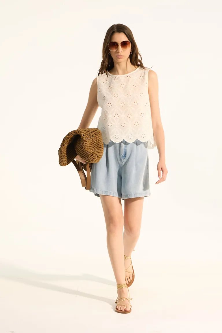 Top sin mangas blanco con detalles bordados y calados de Portsaid en Tops para argentina