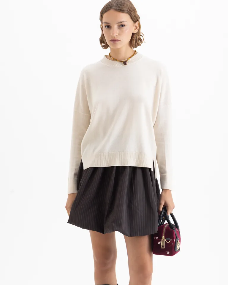 Sweater tejido con cuello redondo mangas largas y calce holgado de Jazmin Chebar en Buzos y Sweaters para argentina