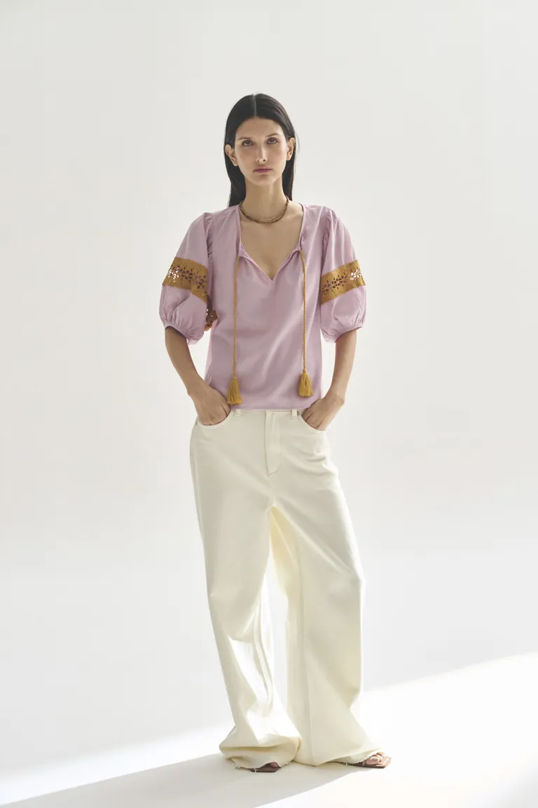 Blusa de diseño femenino y moderno para ocasiones informales de Akiabara en Blusas para argentina