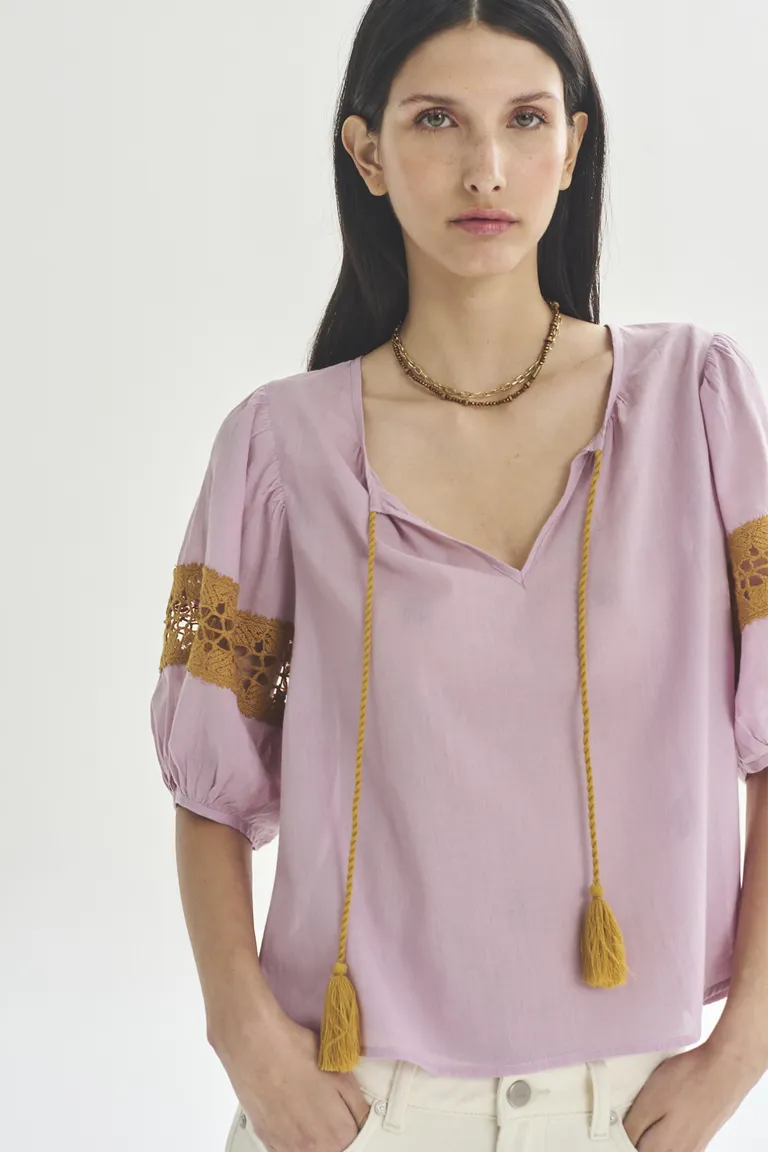 Blusa de diseño femenino y moderno para ocasiones informales de Akiabara en Blusas para argentina